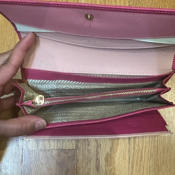Prada Large Leather Wallet - Picture 6 of 7